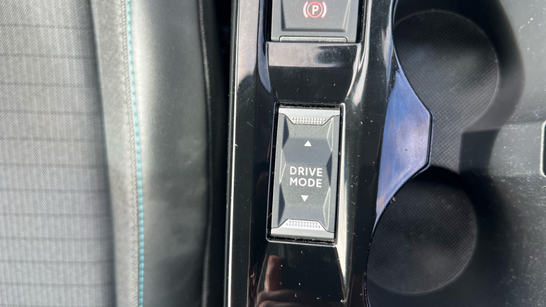 Peugeot 208 1.2 PureTech 100 Allure 5dr Petrol Hatchback